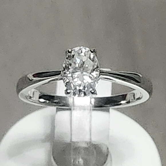 1.00 ct VVS1 - D Solitaire Oval Moissanite  Engagement Ring NEW Certificate - Picture 3 of 12